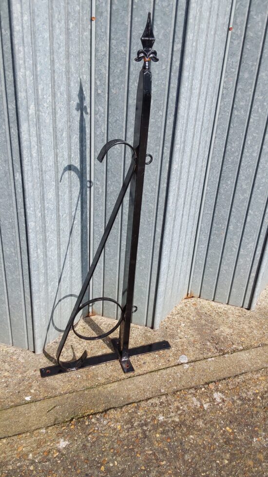 Metal Pub Sign Bracket